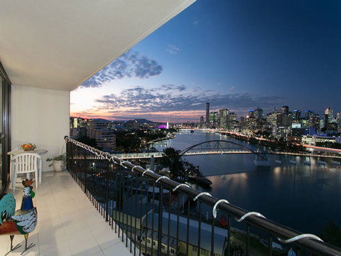 River Plaza Apartments - South Australia Travel 2