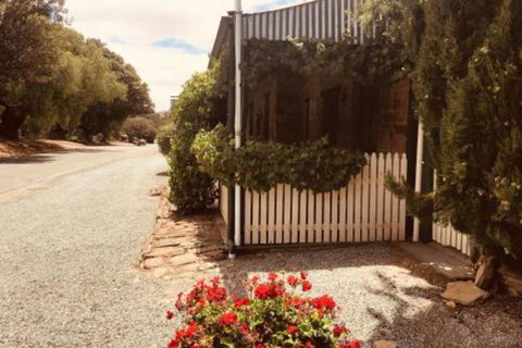 The Olde Devonshire House - South Australia Travel 0