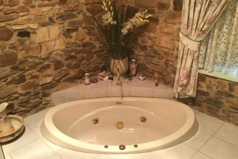 The Olde Devonshire House - South Australia Travel 4