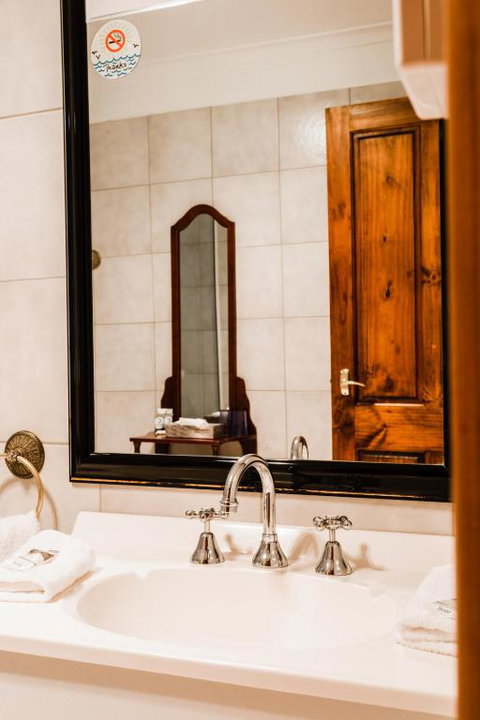 Battery Point Manor - South Australia Travel 5