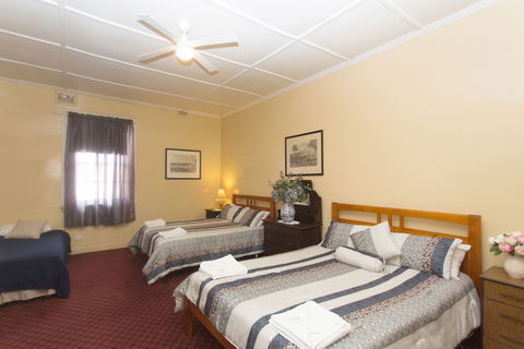 Southern Railway Hotel - South Australia Travel 3