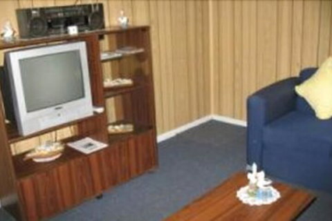 Hutton Hide Away - South Australia Travel 7