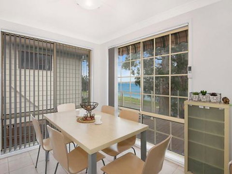 Toukley Lake House - South Australia Travel 0