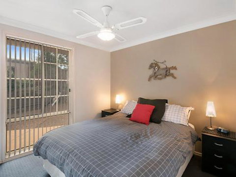 Toukley Lake House - South Australia Travel 3