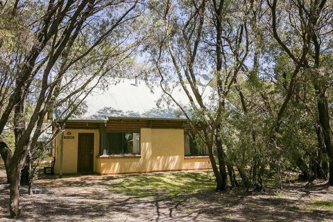 Wyadup Brook Cottages - South Australia Travel 3