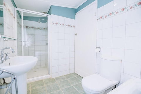 Warburton Lodge - South Australia Travel 1