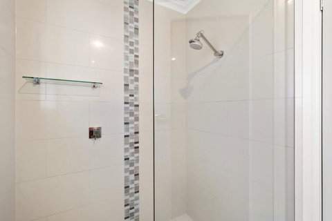 City Two Apartment - South Australia Travel 6