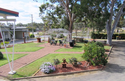 Highlander Haven Motel - South Australia Travel 0
