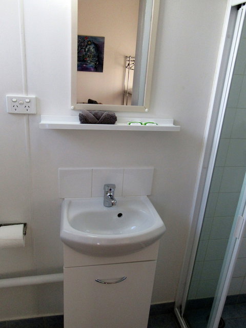 Highlander Haven Motel - South Australia Travel 4