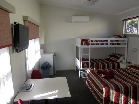Highlander Haven Motel - South Australia Travel 6