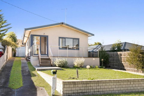 The Bud House - South Australia Travel 2