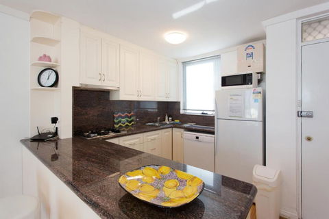 Ocean Breeze Apartment - South Australia Travel 4