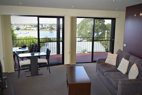 Ocean View Apartment 1 - South Australia Travel 2
