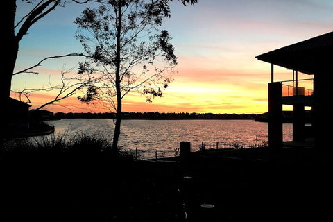 Deluxe Lake View House - South Australia Travel 3