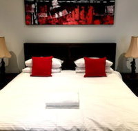 Deluxe Lake View House - South Australia Travel