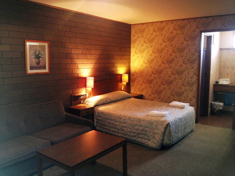 Century Motor Inn - South Australia Travel 2