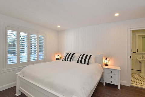 Margarets Hamptons Cottage - South Australia Travel 6