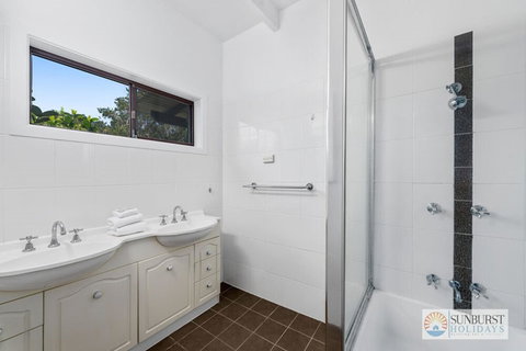 Pandanus On Emerald - South Australia Travel 4