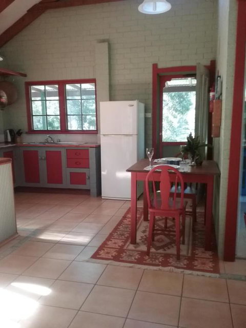 Narrawallee Creek Studio - South Australia Travel 4