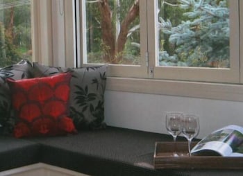 Hollyhock B&B - South Australia Travel 1