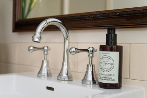 Hollyhock B&B - South Australia Travel 5