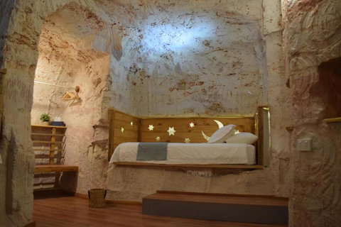 Dug Out B & B Apartments - South Australia Travel 6