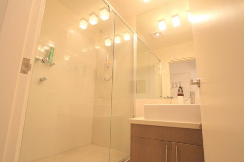 Beehive 18 - South Australia Travel 4