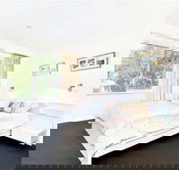 Tennis Elbow - South Australia Travel