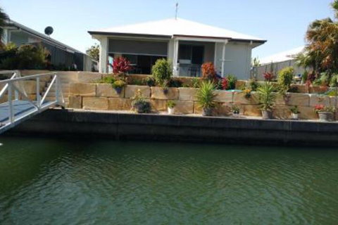 M & Ts Waterfront Bed & Breakfast - South Australia Travel 0