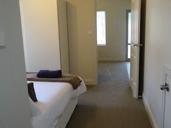 Ironbark - Deluxe Family Townhouse - South Australia Travel 4