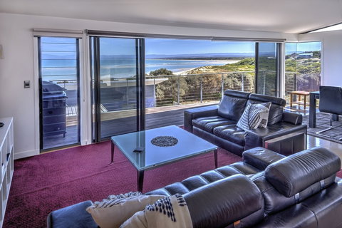 Footprints 1 - South Australia Travel 3