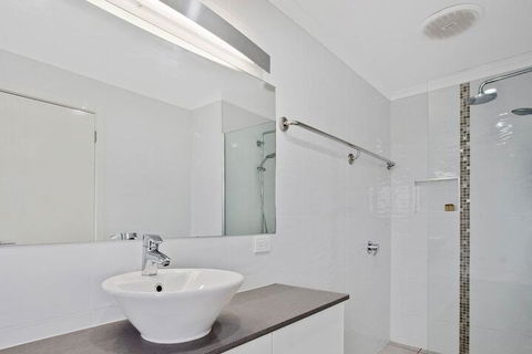 Ooranya - On Top Lake - South Australia Travel 7