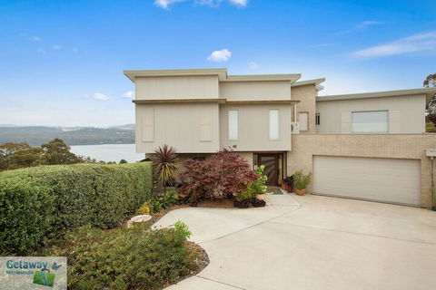 Ooranya - On Top Lake - South Australia Travel 1