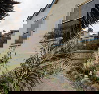 Beach Breeze Apartment - South Australia Travel