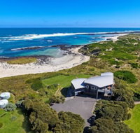 HEARNS BEACH HOUSE - South Australia Travel
