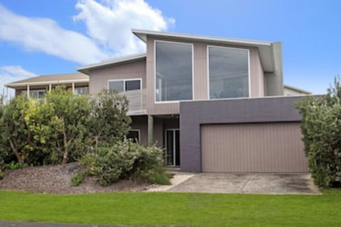 ESCAPE 2 BROPHY - South Australia Travel 0