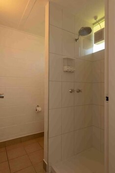 Bridgewater Motel - South Australia Travel 5