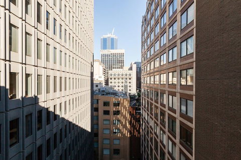CLAUDE, 2BDR Melbourne Apartment - South Australia Travel 1