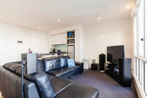 CLAUDE, 2BDR Melbourne Apartment - South Australia Travel 0