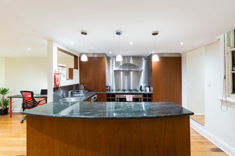 HELENA, 2BDR Fitzroy House - South Australia Travel 5