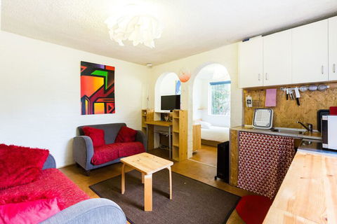 REID, Fitzroy Studio Apartment - South Australia Travel 2