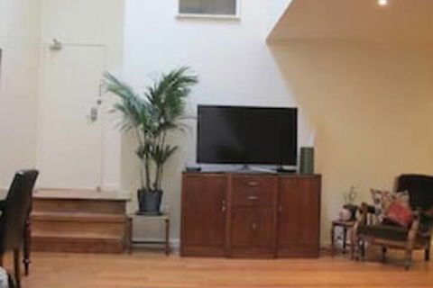 MONIKA, 1BDR Collingwood Apartment - South Australia Travel 2