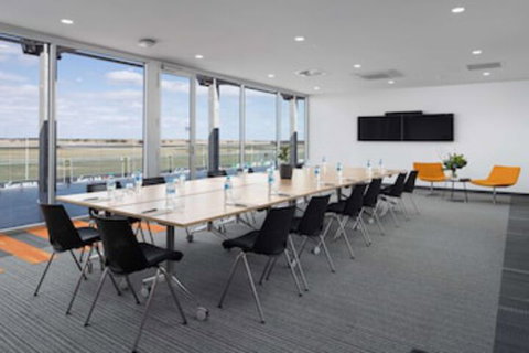 Rydges Pit Lane Hotel - South Australia Travel 0