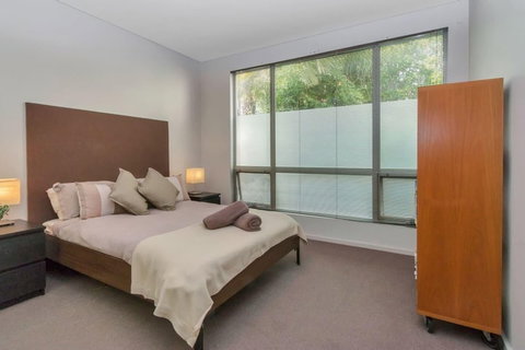 Contemporary Townhouse In Adelaide City - South Australia Travel 2