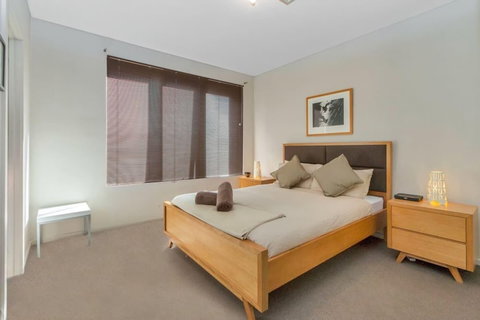 Contemporary Townhouse In Adelaide City - South Australia Travel 6