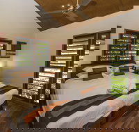 Pure Magnetic Villa 2