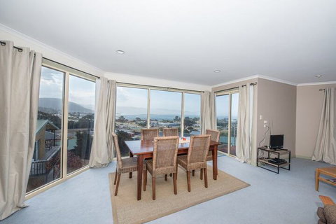 Hilltop Haven - South Australia Travel 3