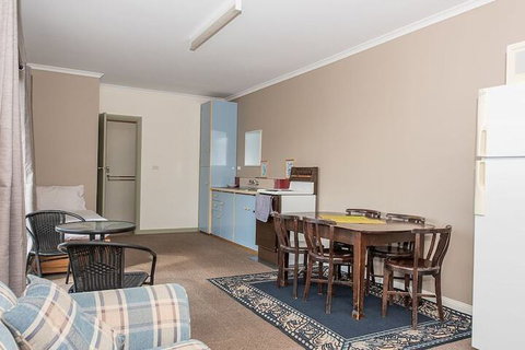 Hilltop Haven - South Australia Travel 5