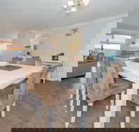 Pebble Pde 1 / 14 Fingal Bay