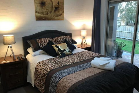 Short Stays Gippsland (Newborough) - South Australia Travel 4